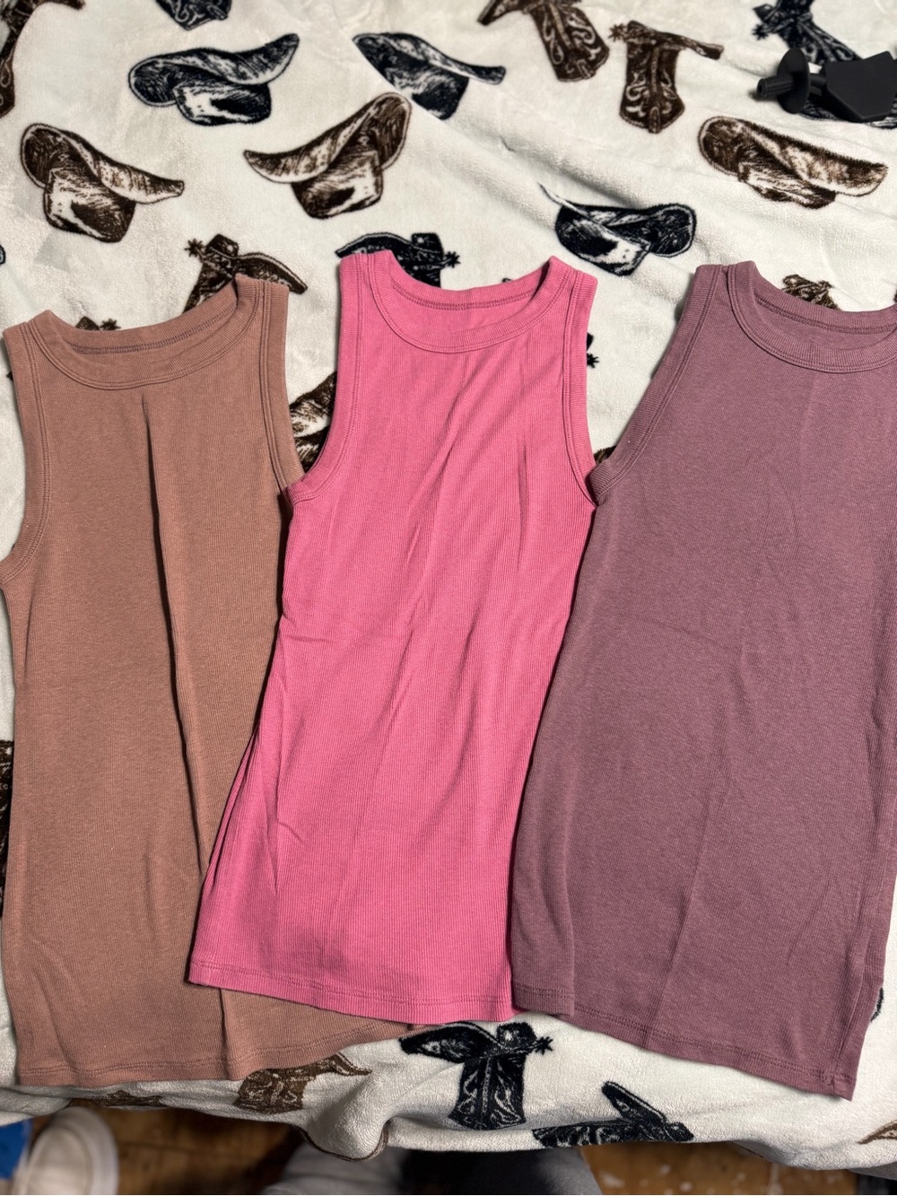 Women’s Sleeveless Tank Top - Pink, Mauve, Taupe